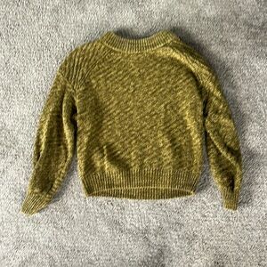 universal thread green sweater
